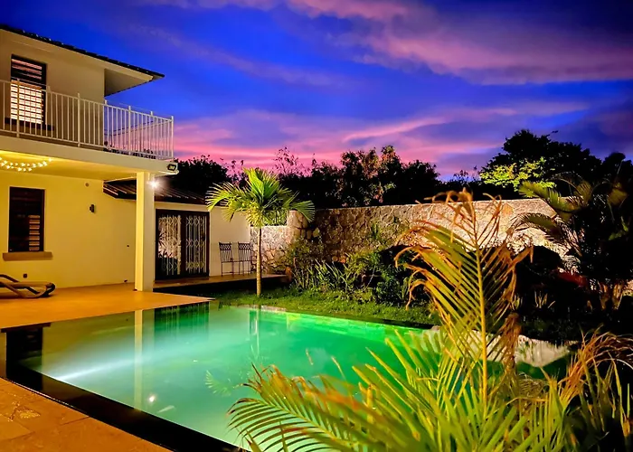 Lakaz Kannell - Cinnamon Room- Luxury Bedroom And Bathroom Infinity Pool