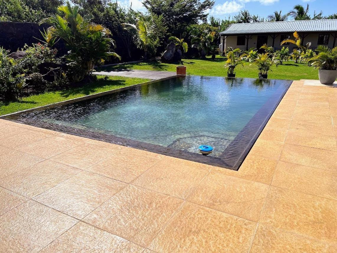 Lakaz Kannell - Cinnamon Room- Luxury Bedroom And Bathroom Infinity Pool