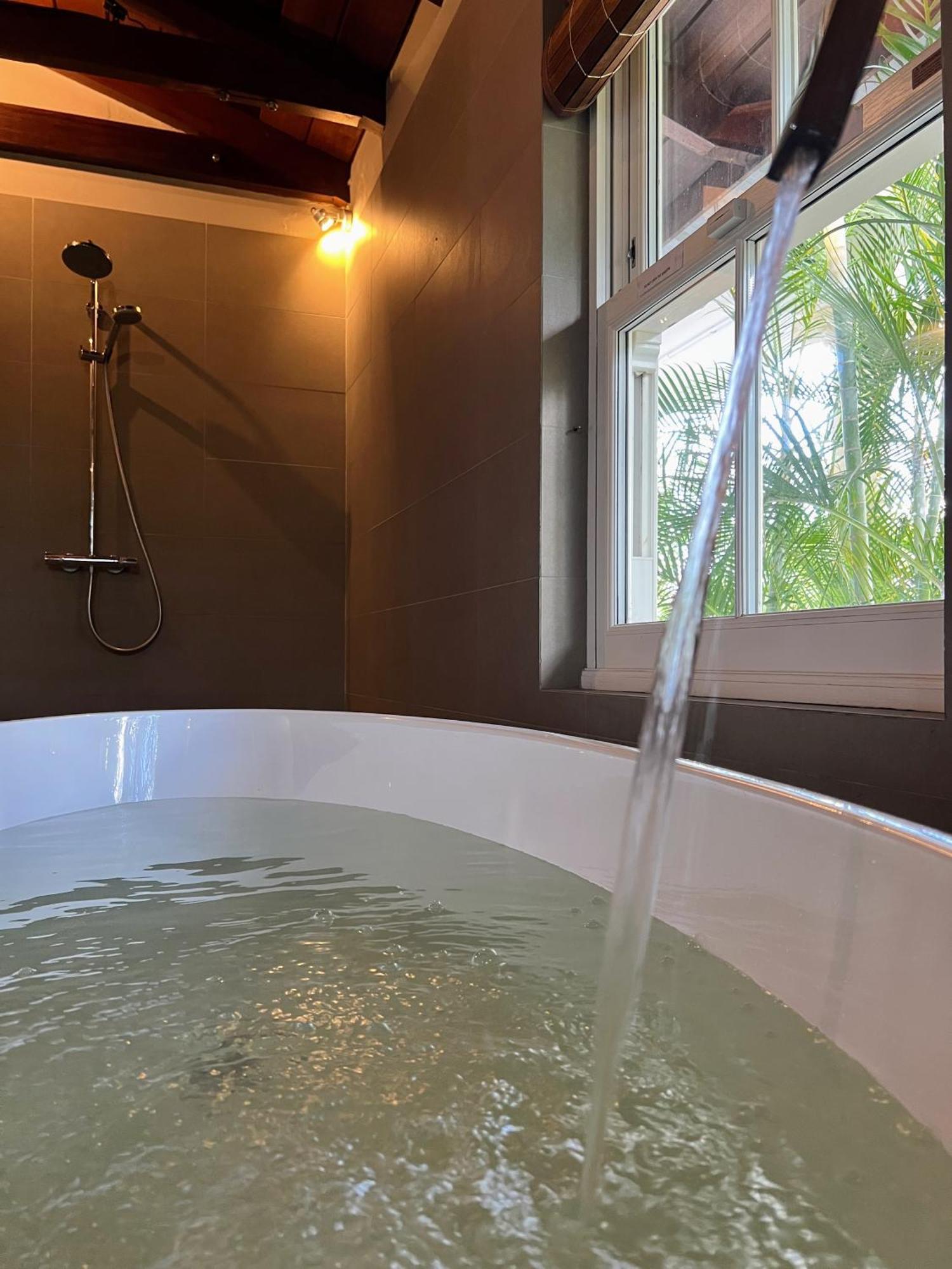 Lakaz Kannell - Cinnamon Room- Luxury Bedroom And Bathroom Infinity Pool * Cap Malheureux